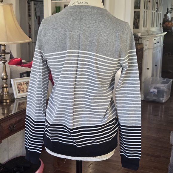 Eddie Bauer Gray and Black Striped Women's Cardigan - Picture 3 of 5